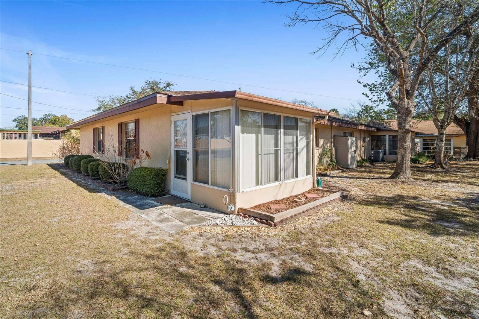 Image 7 of 40 For 42 Villa Villar Court 420