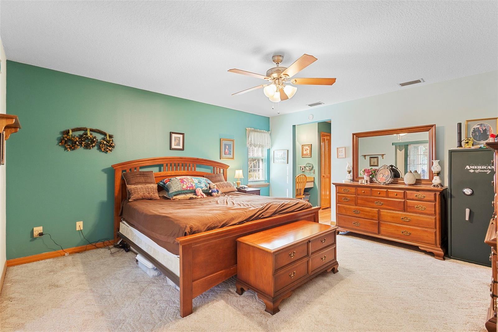 Image 17 of 40 For 114 Jarvis Avenue