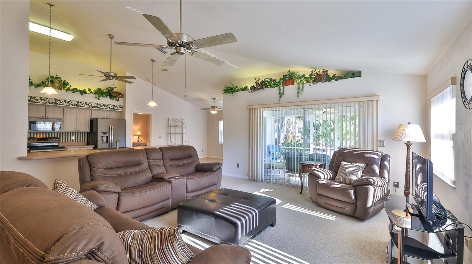 Image 10 of 40 For 6183 Sabal Point Circle