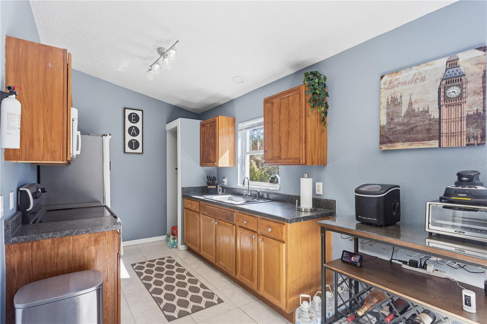 Image 9 of 27 For 1220 Catherine Street