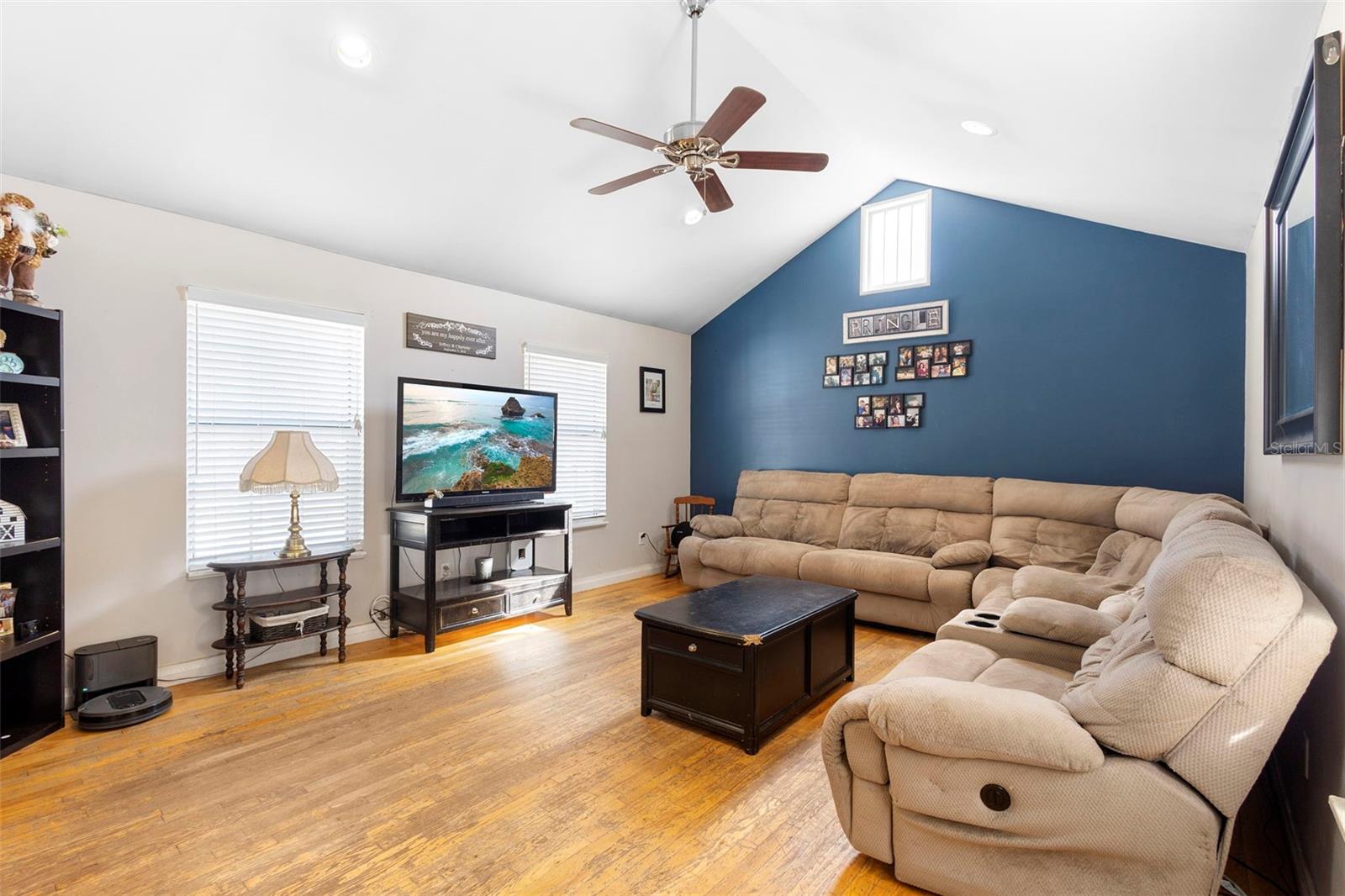 Image 5 of 25 For 1462 Colin Kelly Avenue