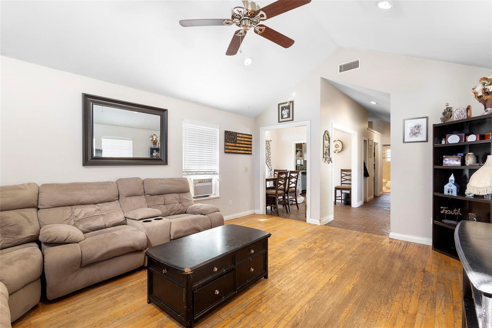 Image 6 of 25 For 1462 Colin Kelly Avenue