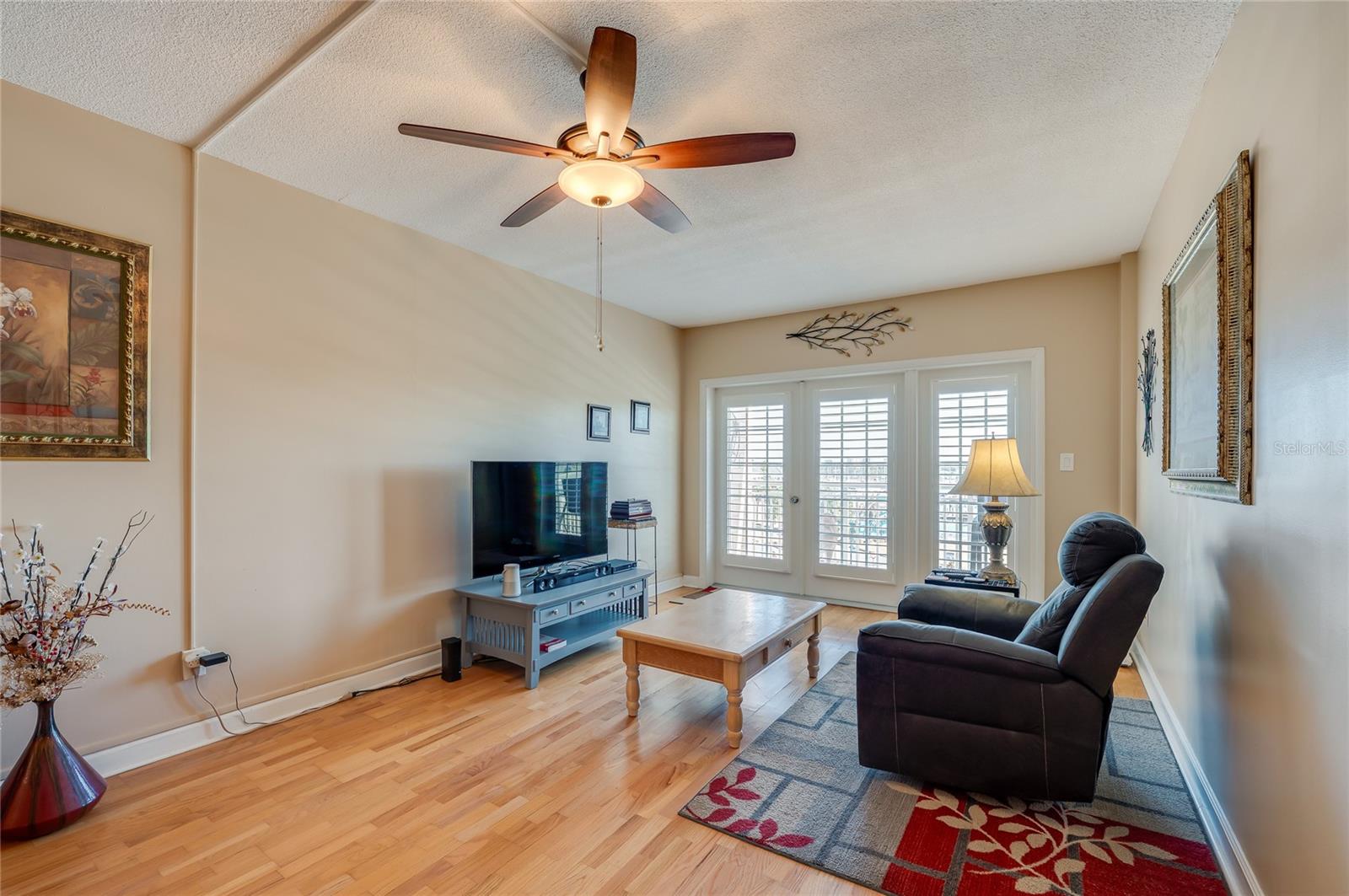 Image 14 of 29 For 404 Beach Street 503