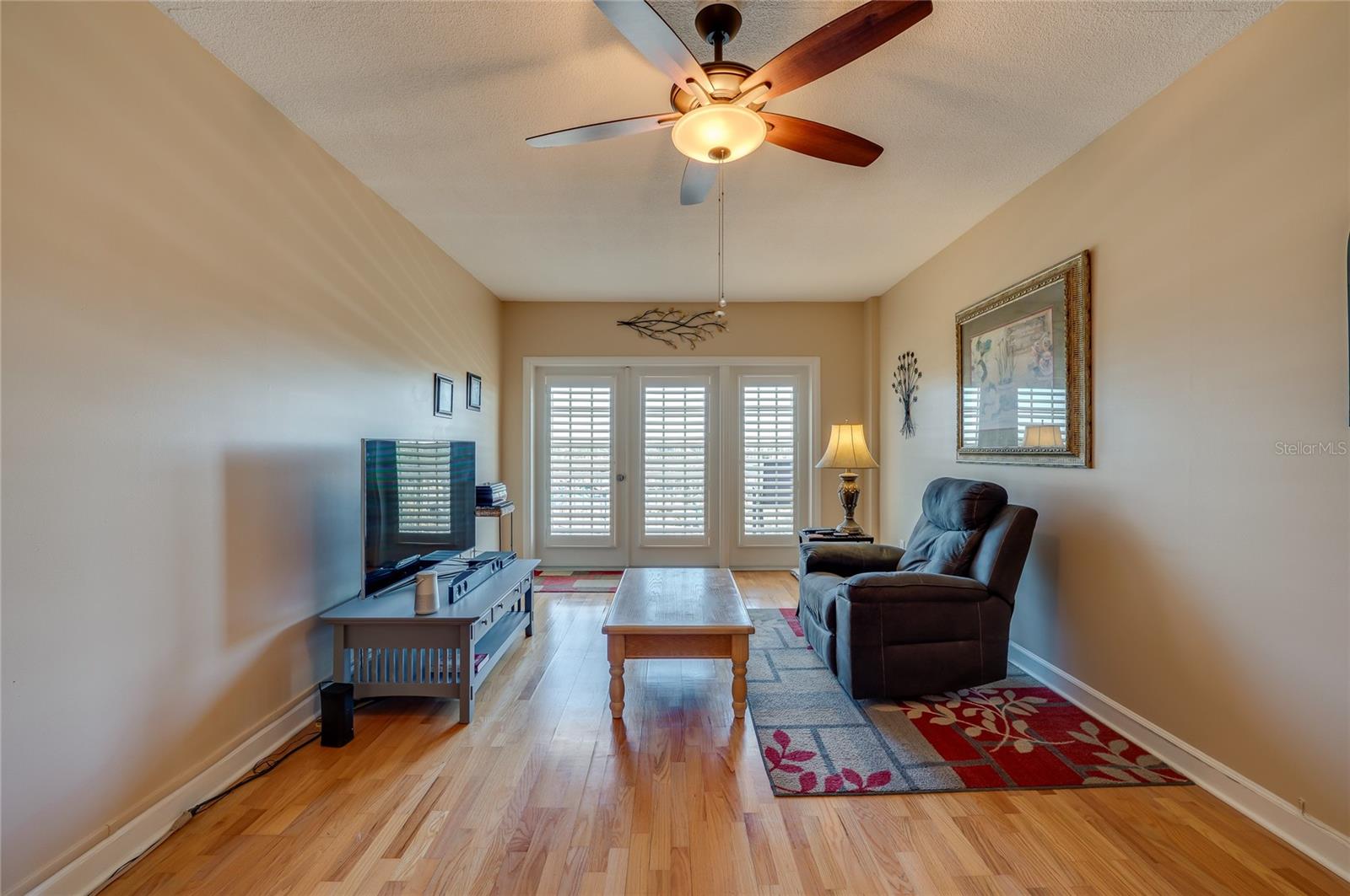 Image 15 of 29 For 404 Beach Street 503