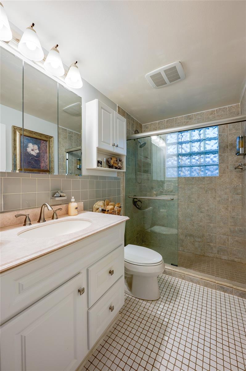 Image 18 of 29 For 404 Beach Street 503