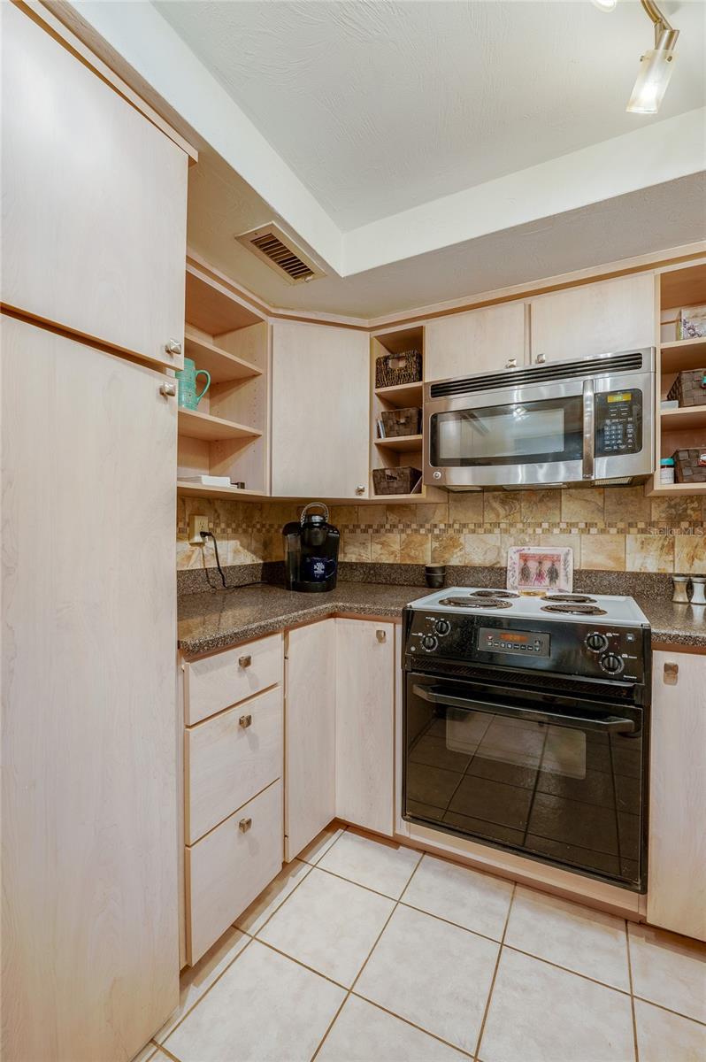 Image 21 of 29 For 404 Beach Street 503