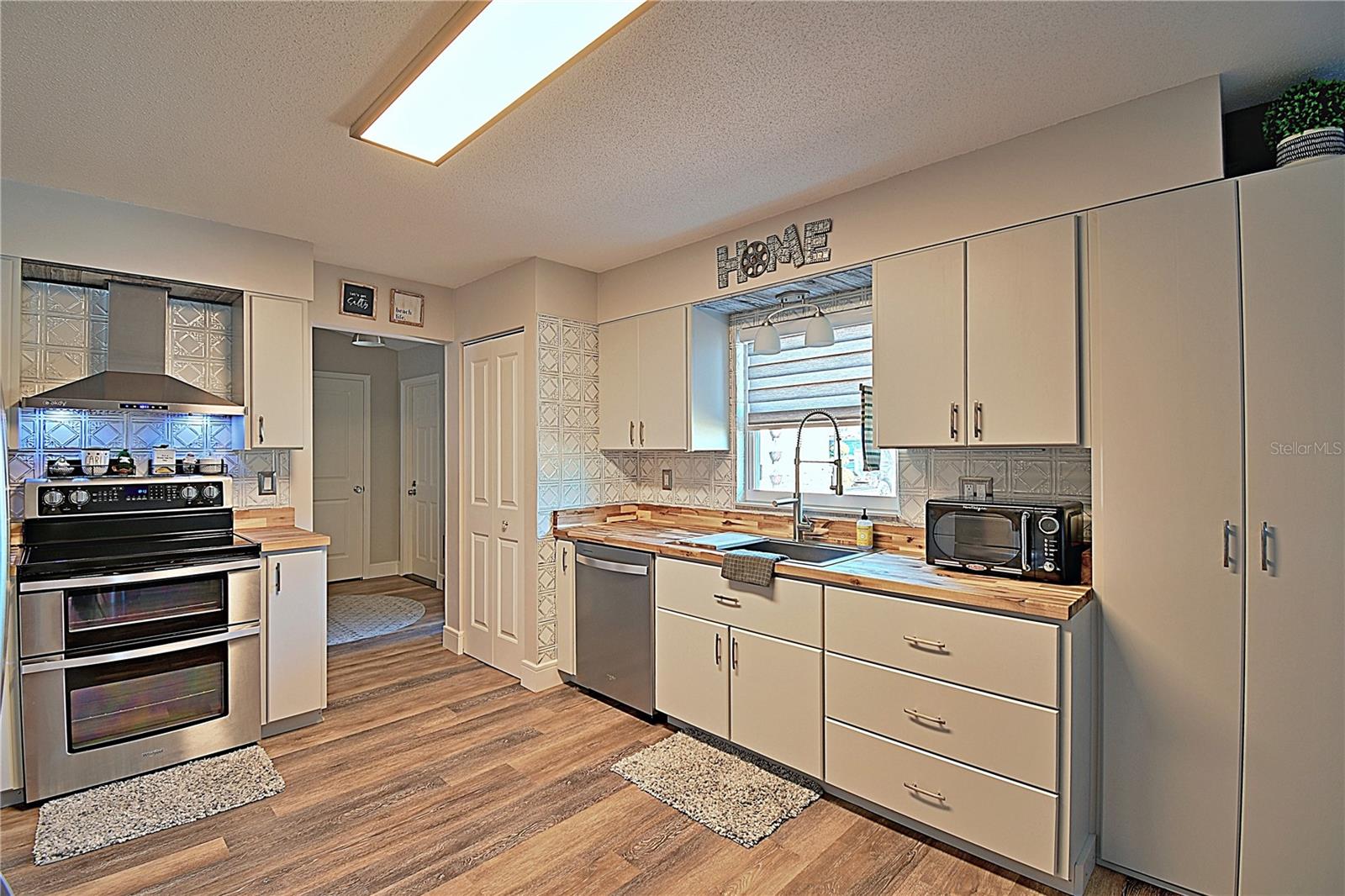 Image 14 of 39 For 1228 Mardrake Road