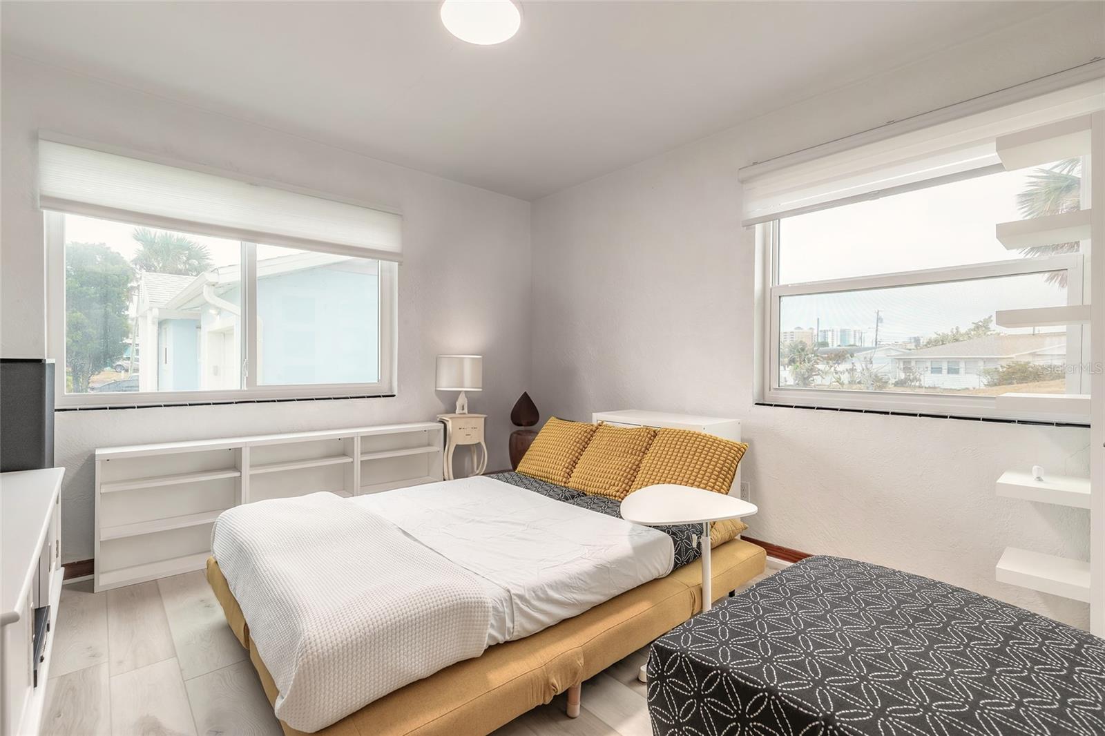 Image 12 of 25 For 212 Bonner Avenue