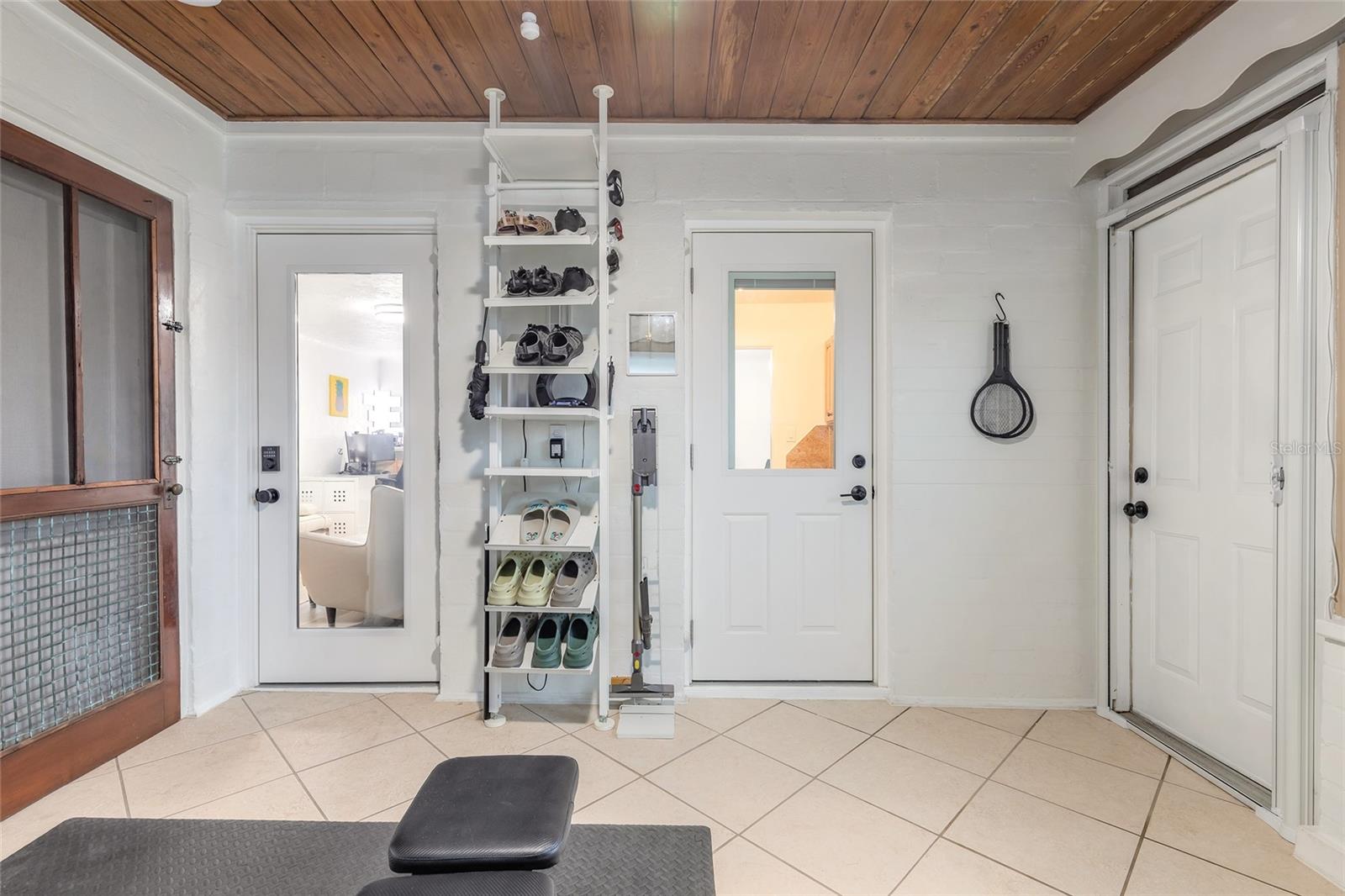 Image 15 of 25 For 212 Bonner Avenue