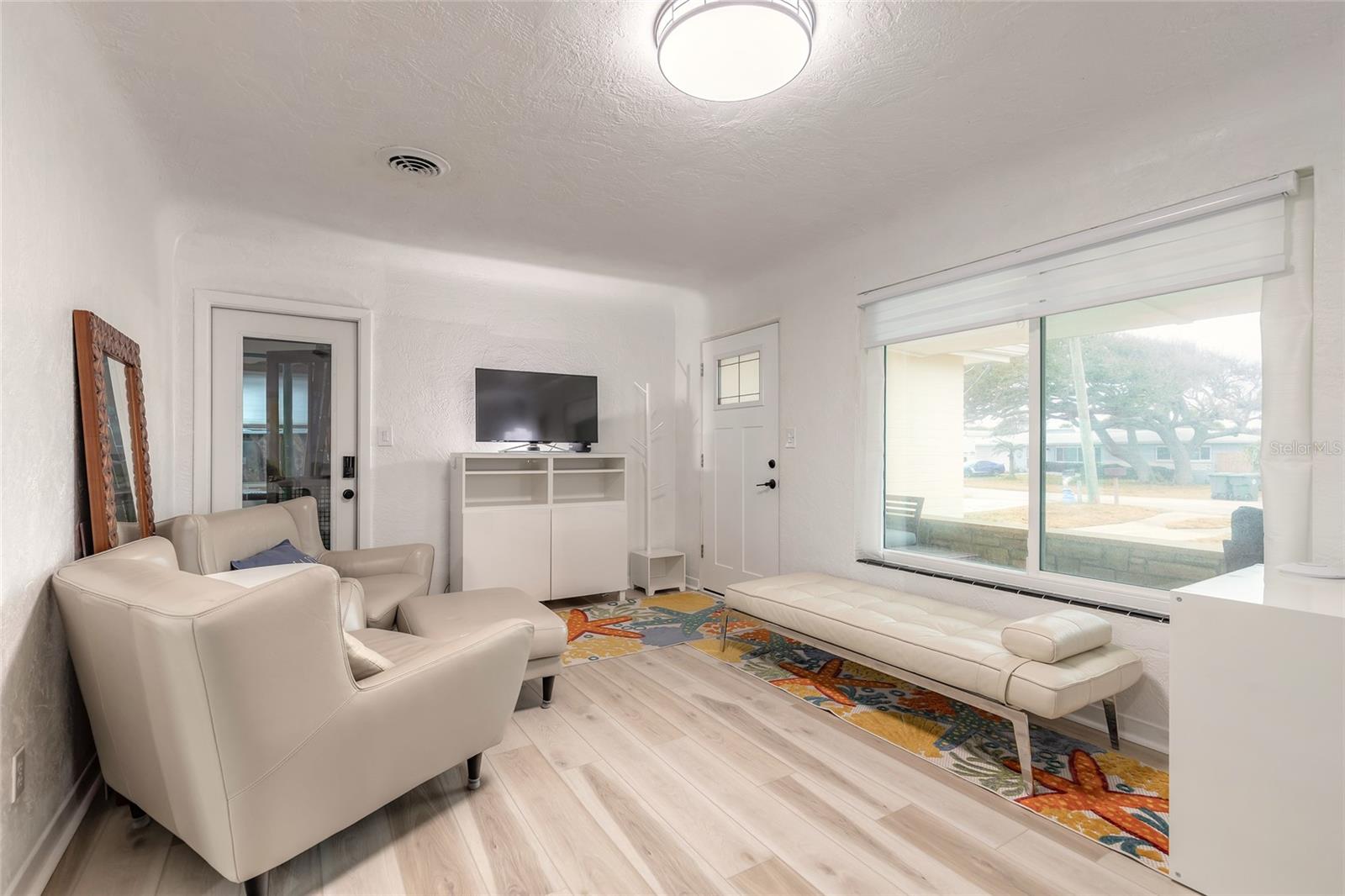 Image 4 of 25 For 212 Bonner Avenue