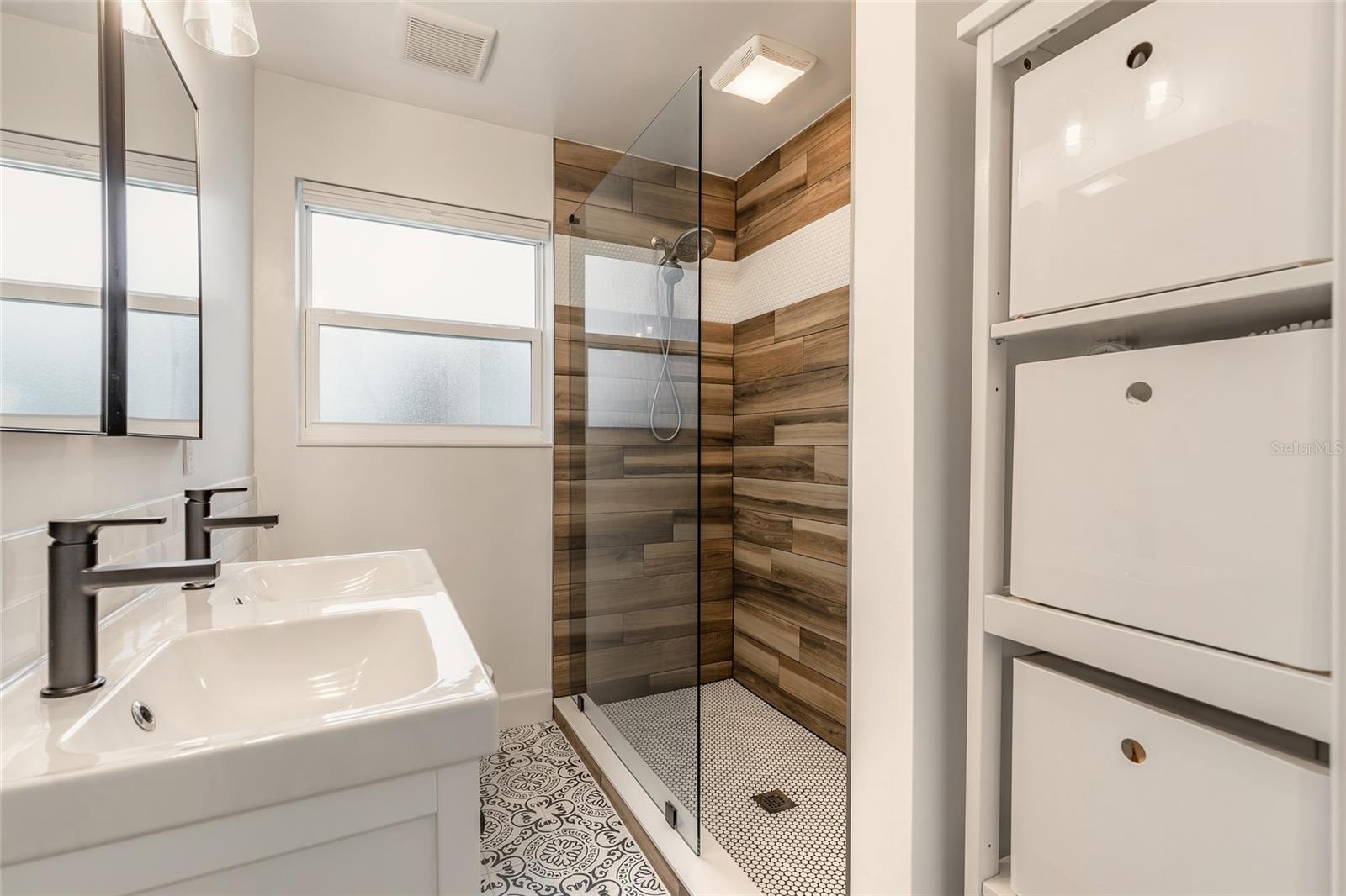 Image 9 of 25 For 212 Bonner Avenue