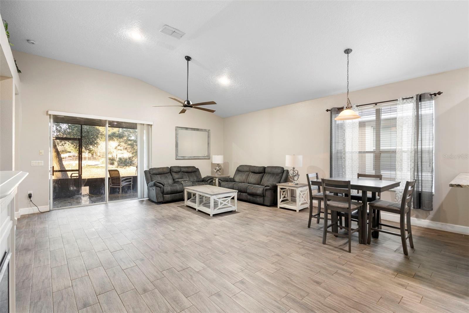 Image 17 of 42 For 322 Secretariat Court