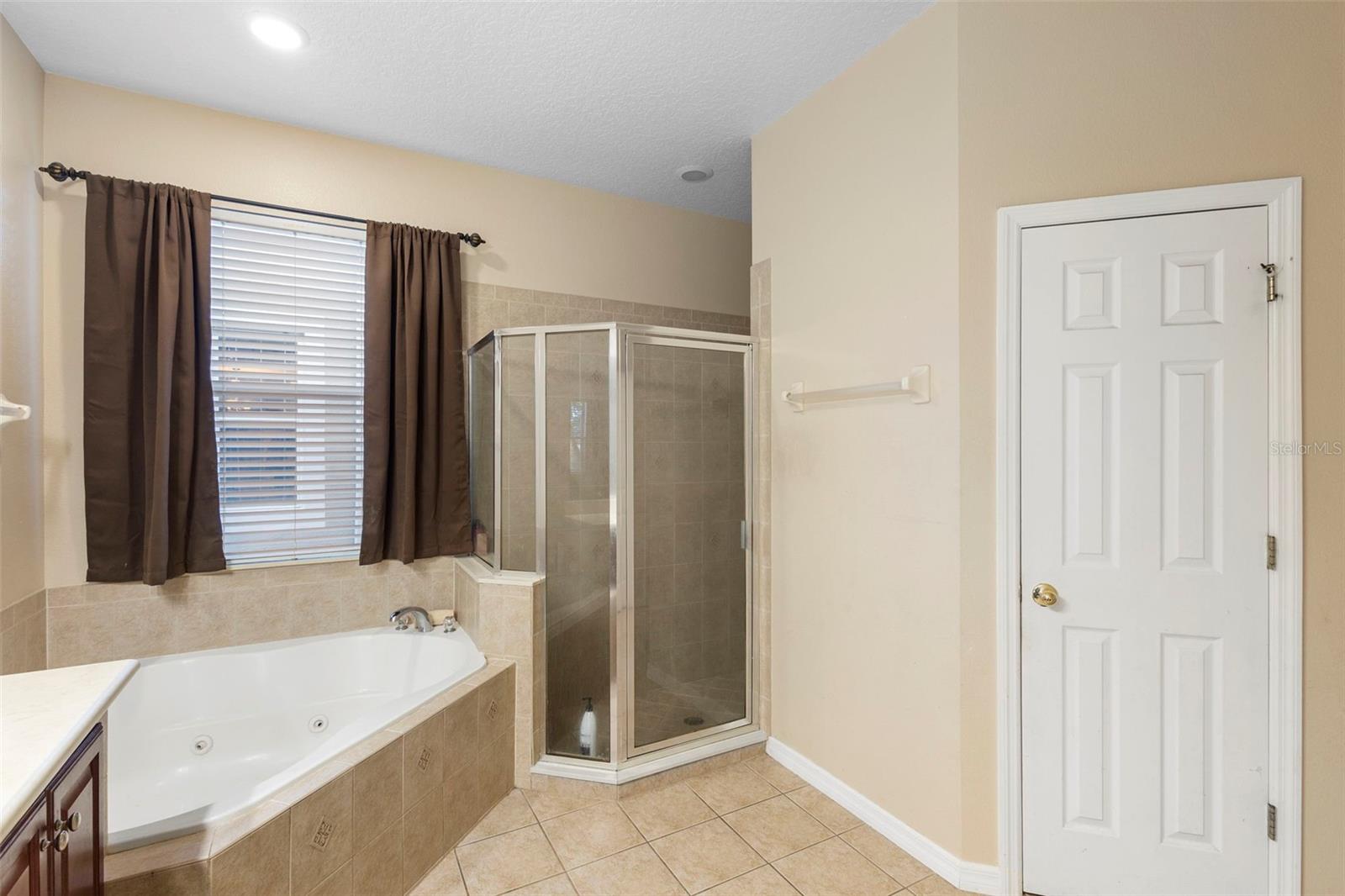 Image 23 of 42 For 322 Secretariat Court