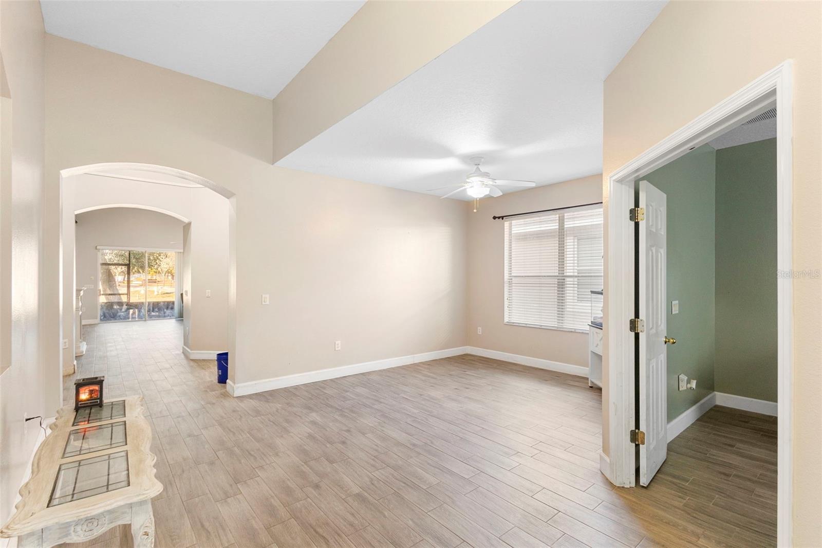 Image 4 of 42 For 322 Secretariat Court