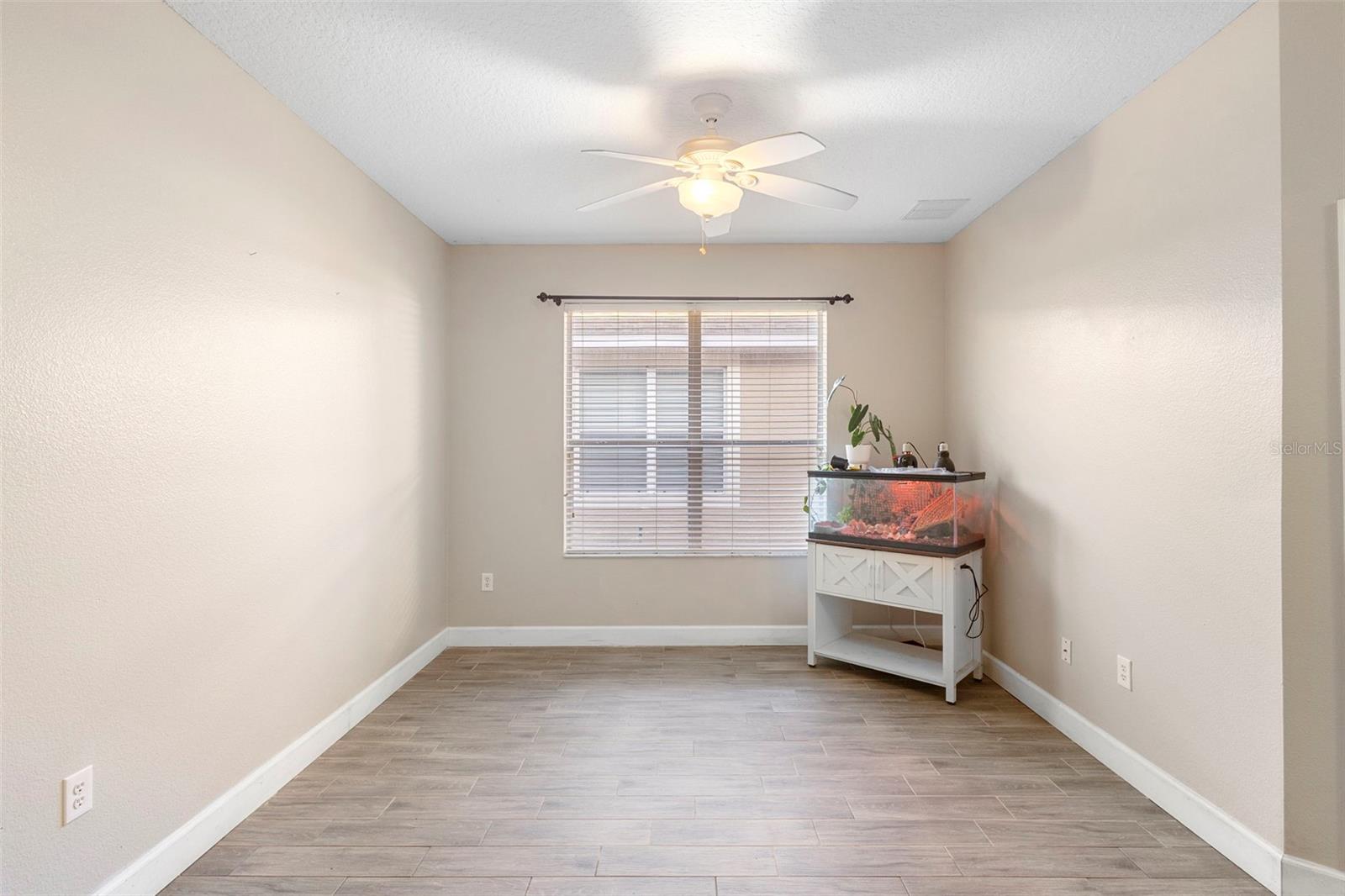 Image 6 of 42 For 322 Secretariat Court