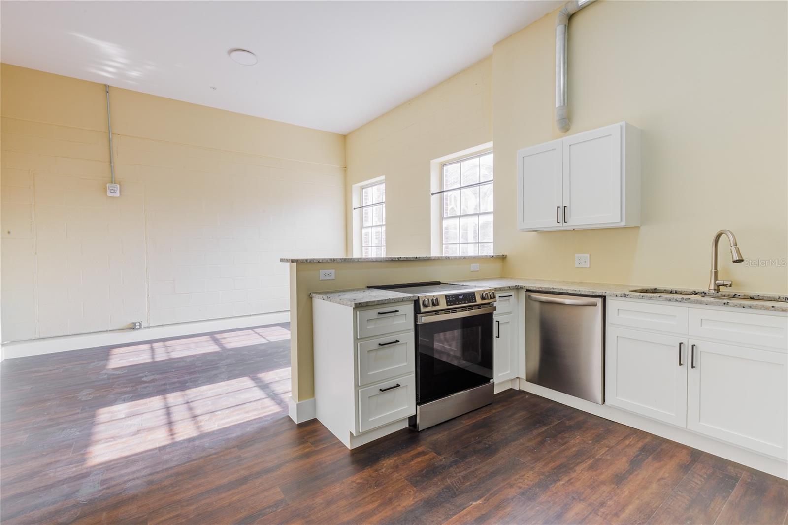 Image 3 of 7 For 306 Wisconsin Avenue 208