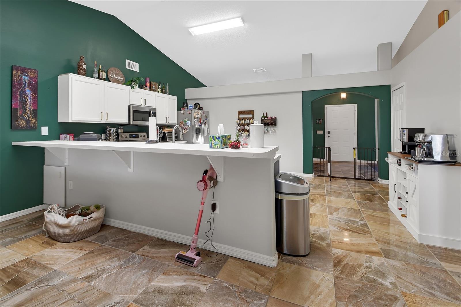 Image 10 of 36 For 828 White Birch Court