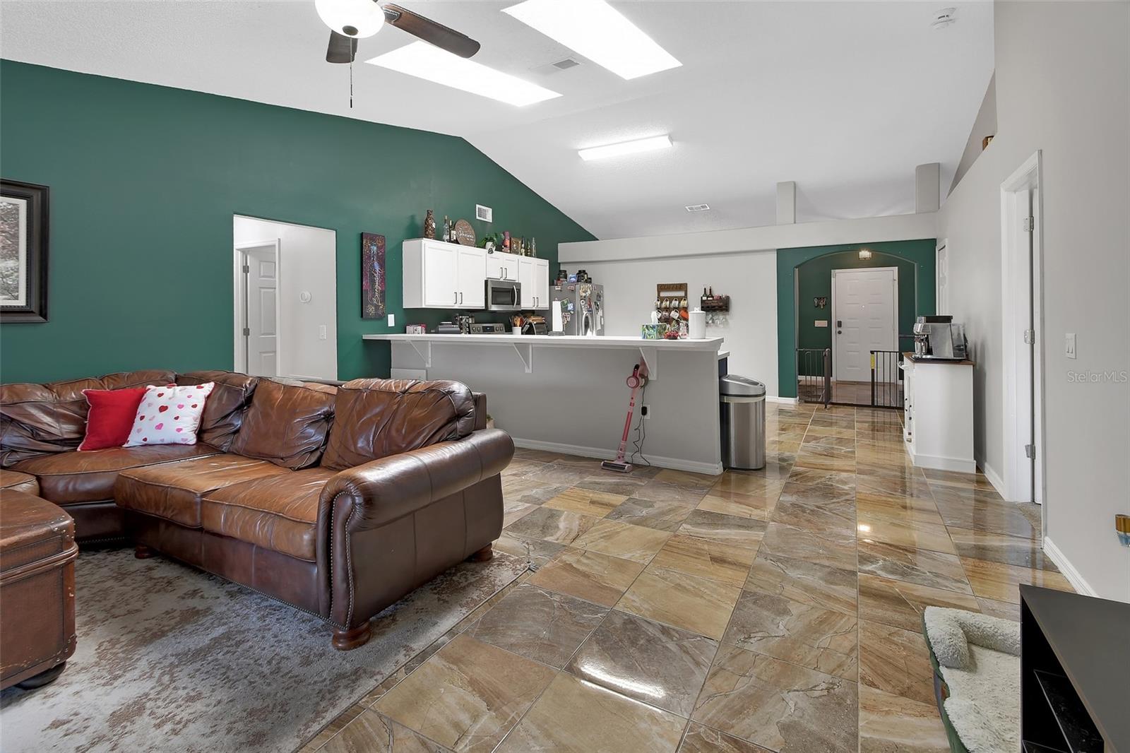 Image 13 of 36 For 828 White Birch Court