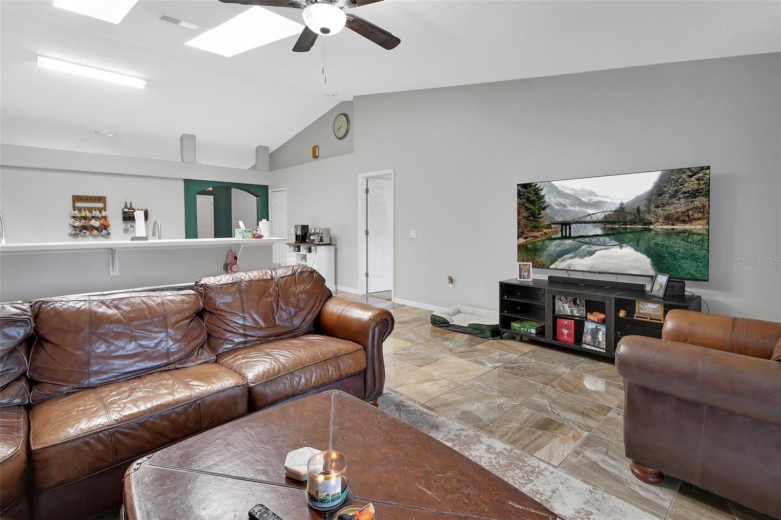 Image 14 of 36 For 828 White Birch Court