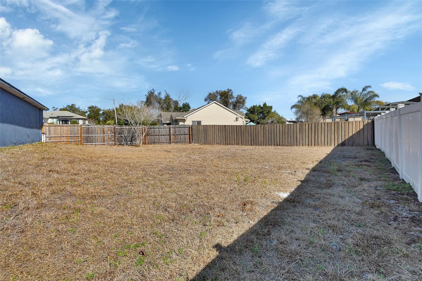 Image 28 of 36 For 828 White Birch Court