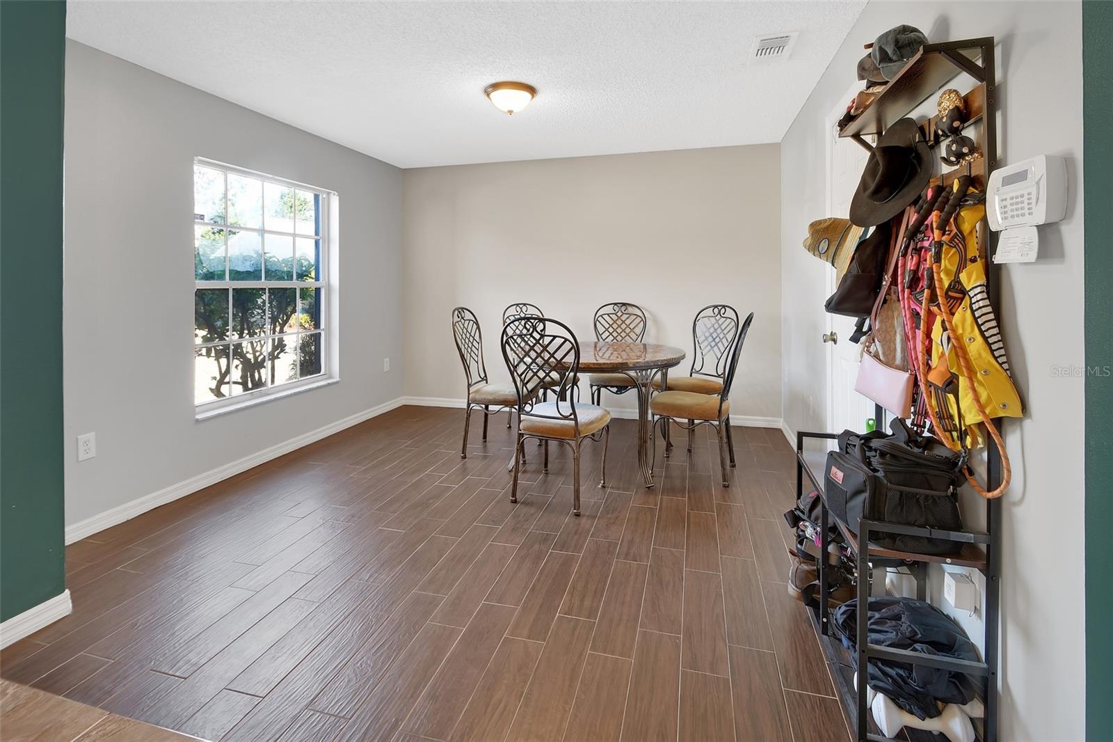 Image 3 of 36 For 828 White Birch Court