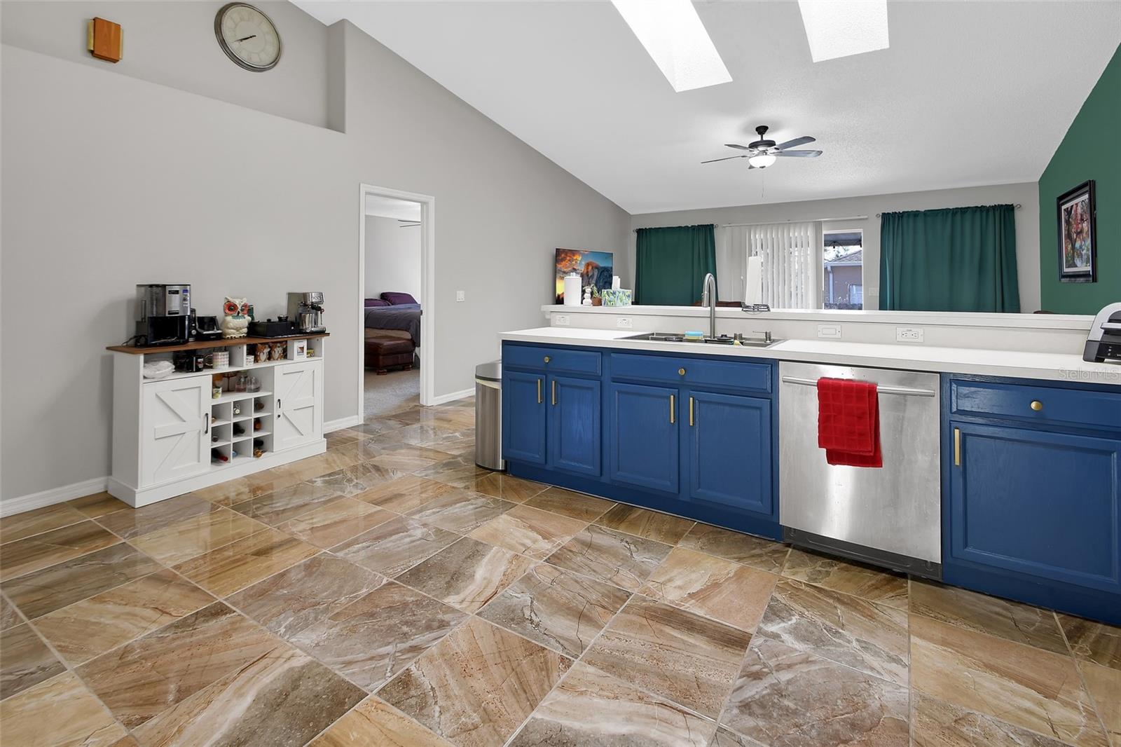 Image 7 of 36 For 828 White Birch Court