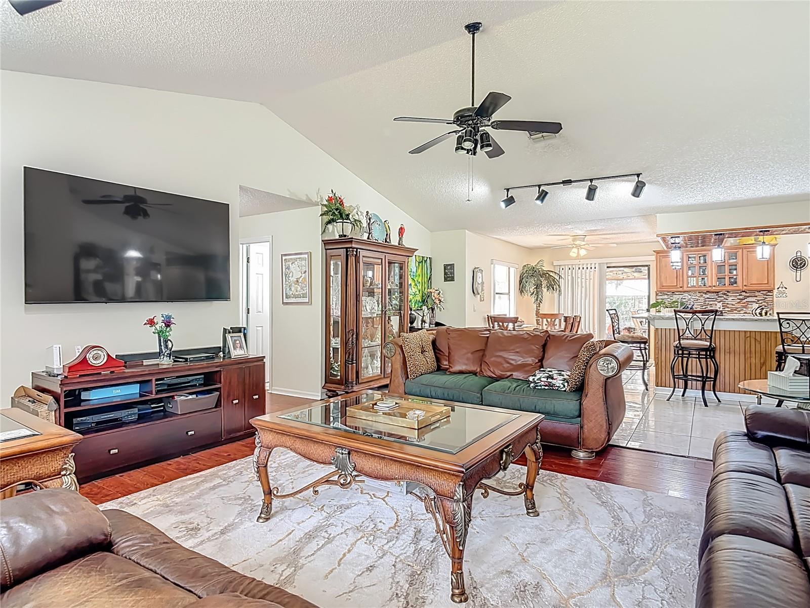 Listing photo id 10 for 1415 Stone Trail