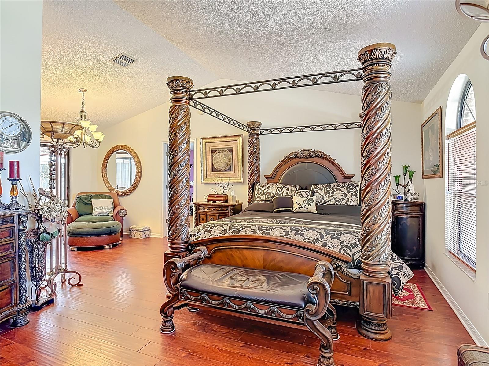 Listing photo id 15 for 1415 Stone Trail