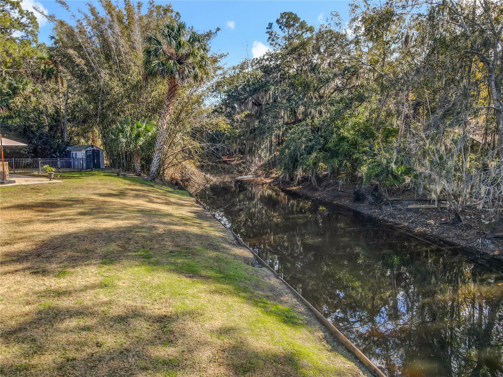 Listing photo id 40 for 1415 Stone Trail