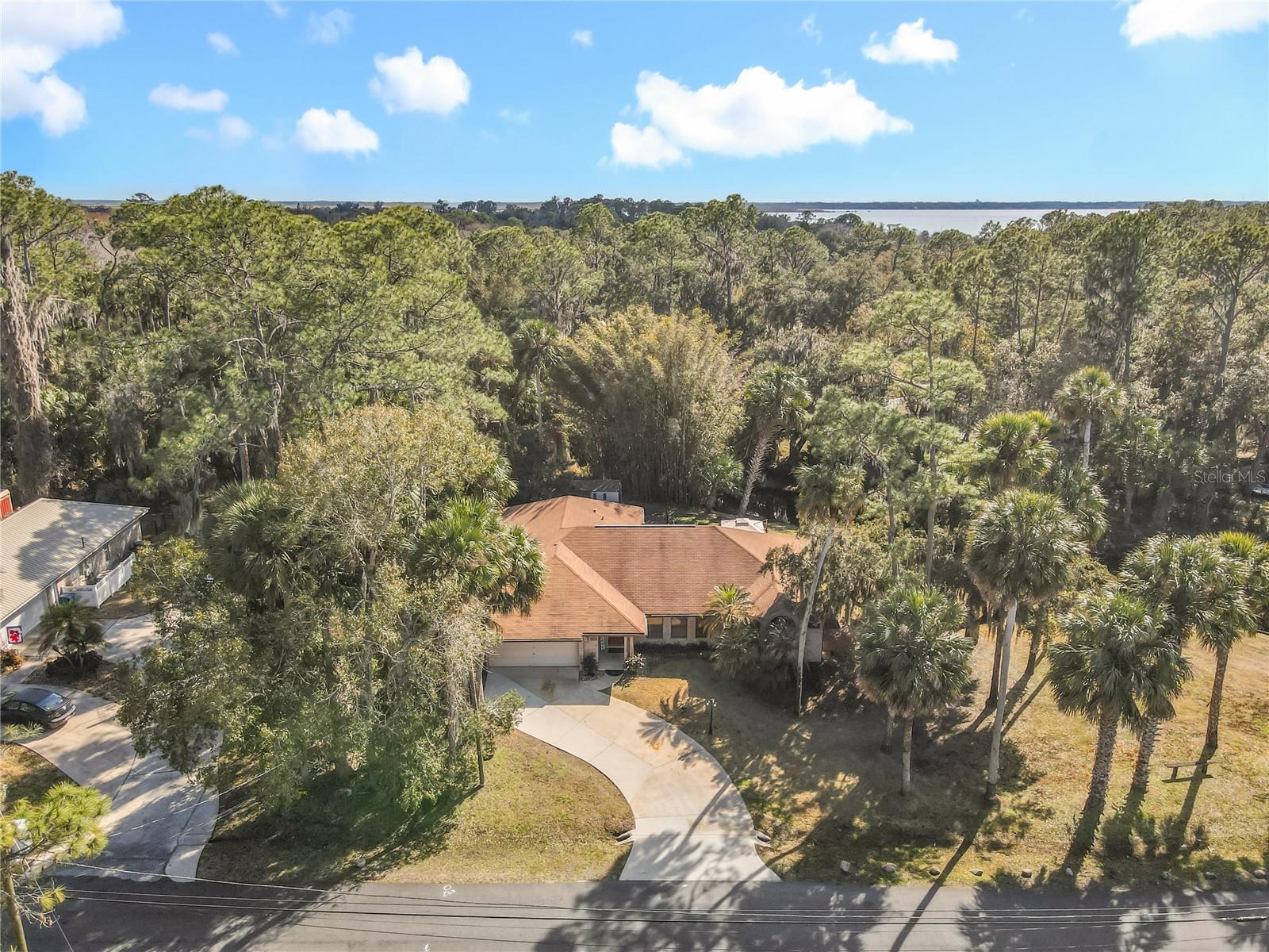 Listing photo id 42 for 1415 Stone Trail