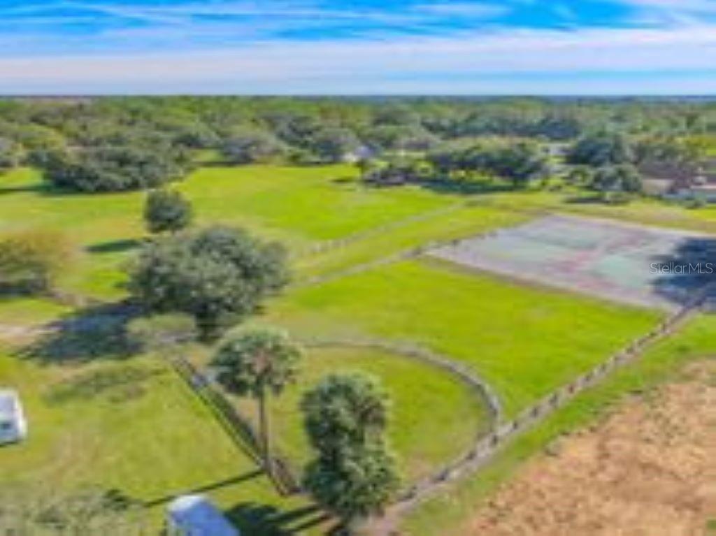 Listing photo id 44 for 1415 Stone Trail