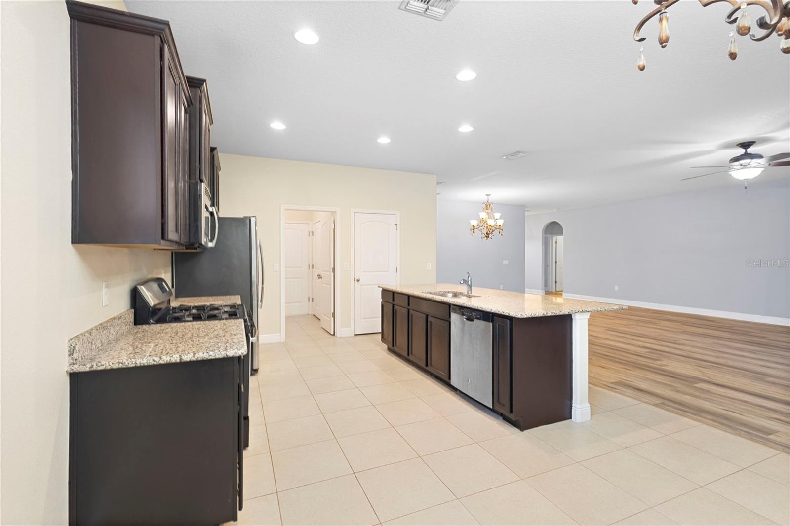 Image 16 of 31 For 1423 Alexington Avenue