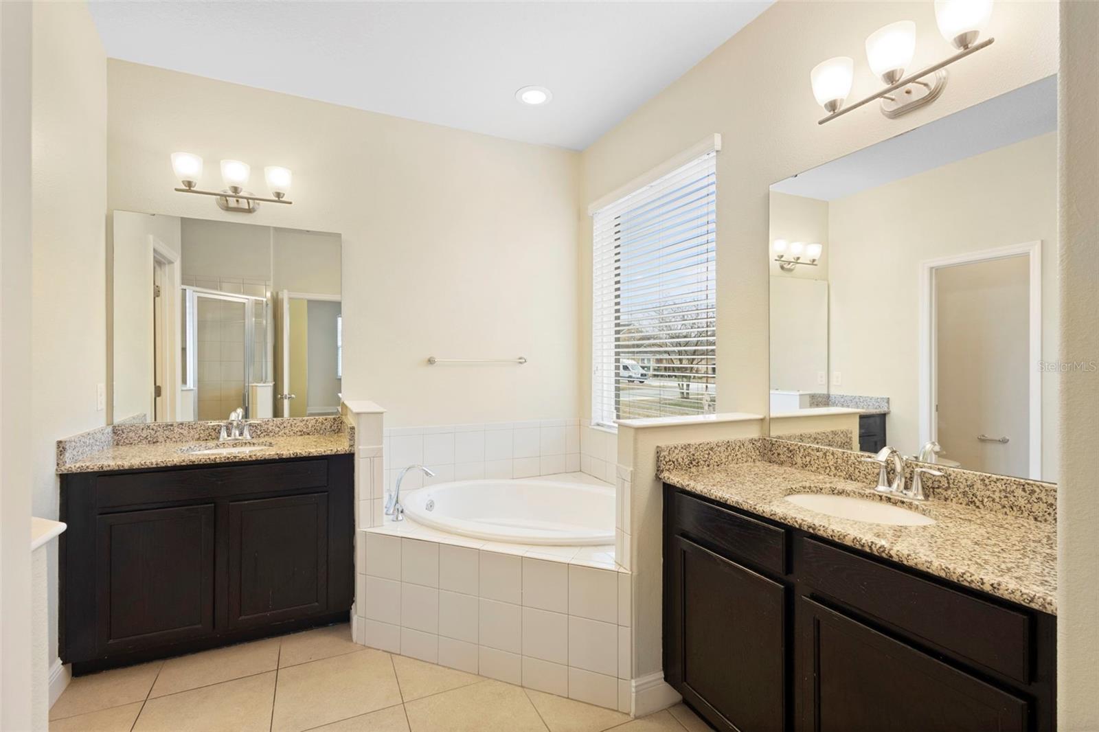 Image 22 of 31 For 1423 Alexington Avenue