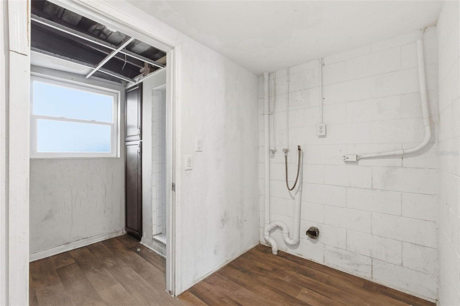 Image 13 of 39 For 762 Valencia Avenue