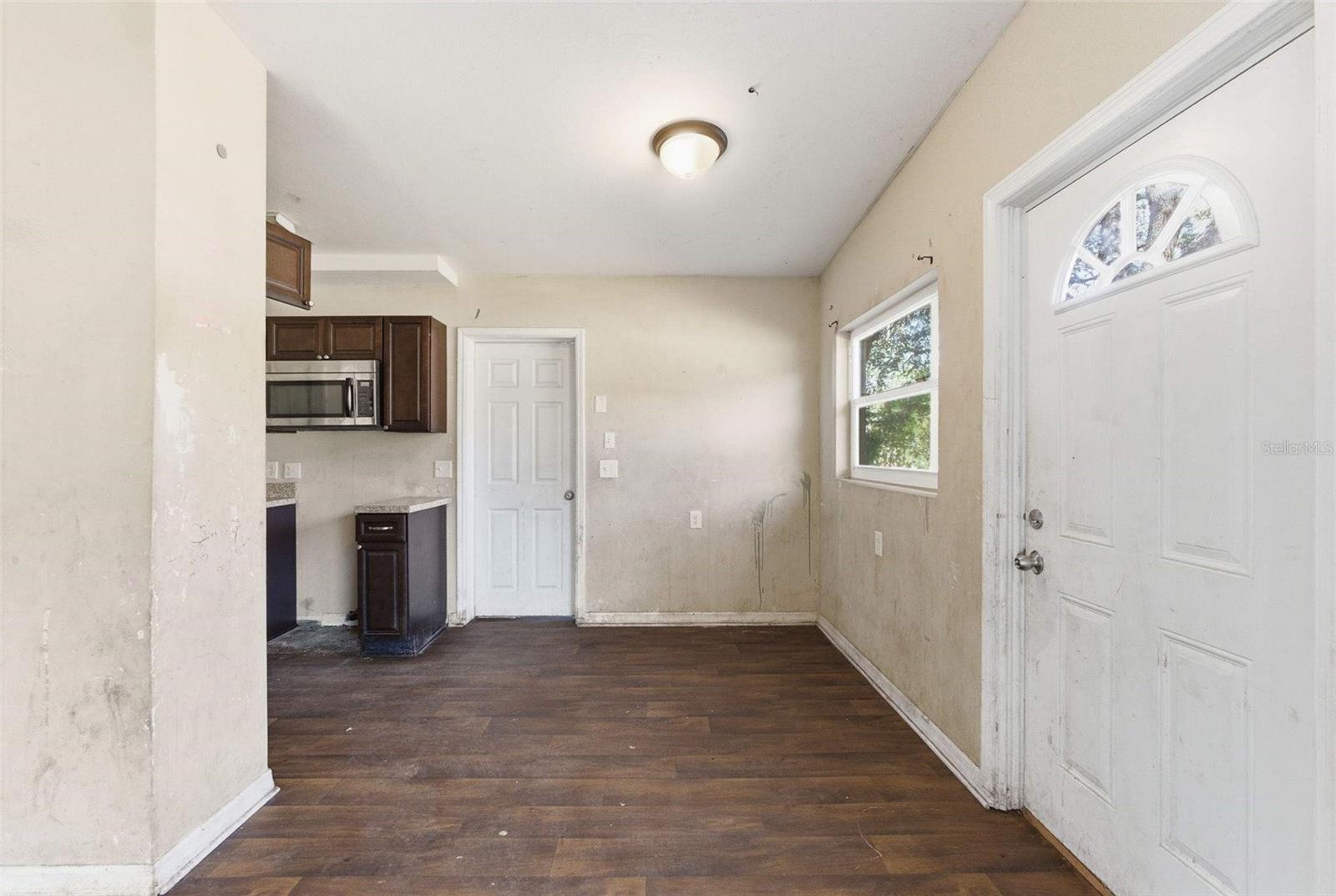 Image 19 of 39 For 762 Valencia Avenue