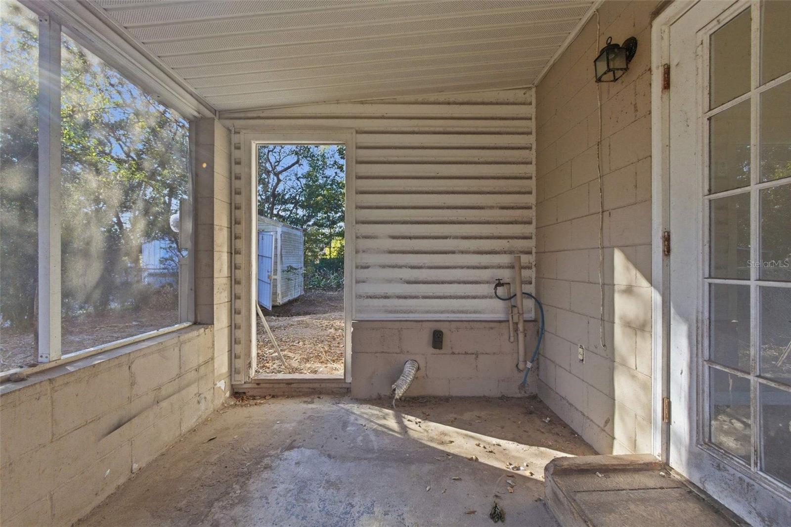 Image 20 of 39 For 762 Valencia Avenue