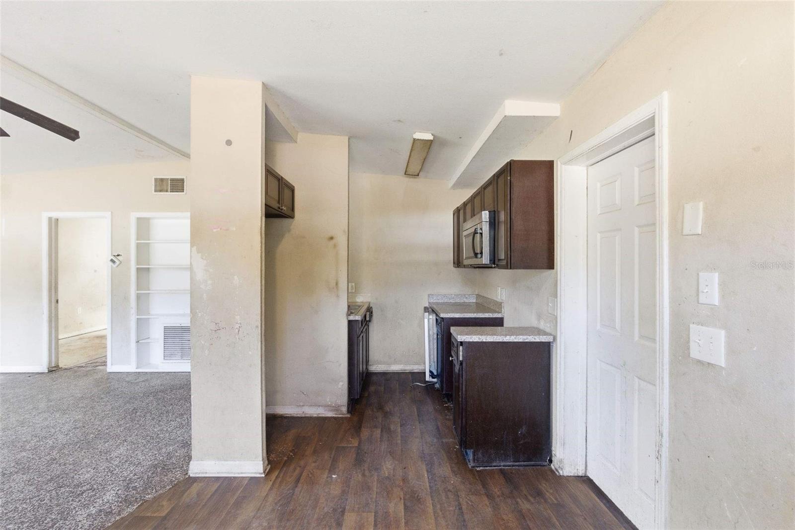 Image 21 of 39 For 762 Valencia Avenue