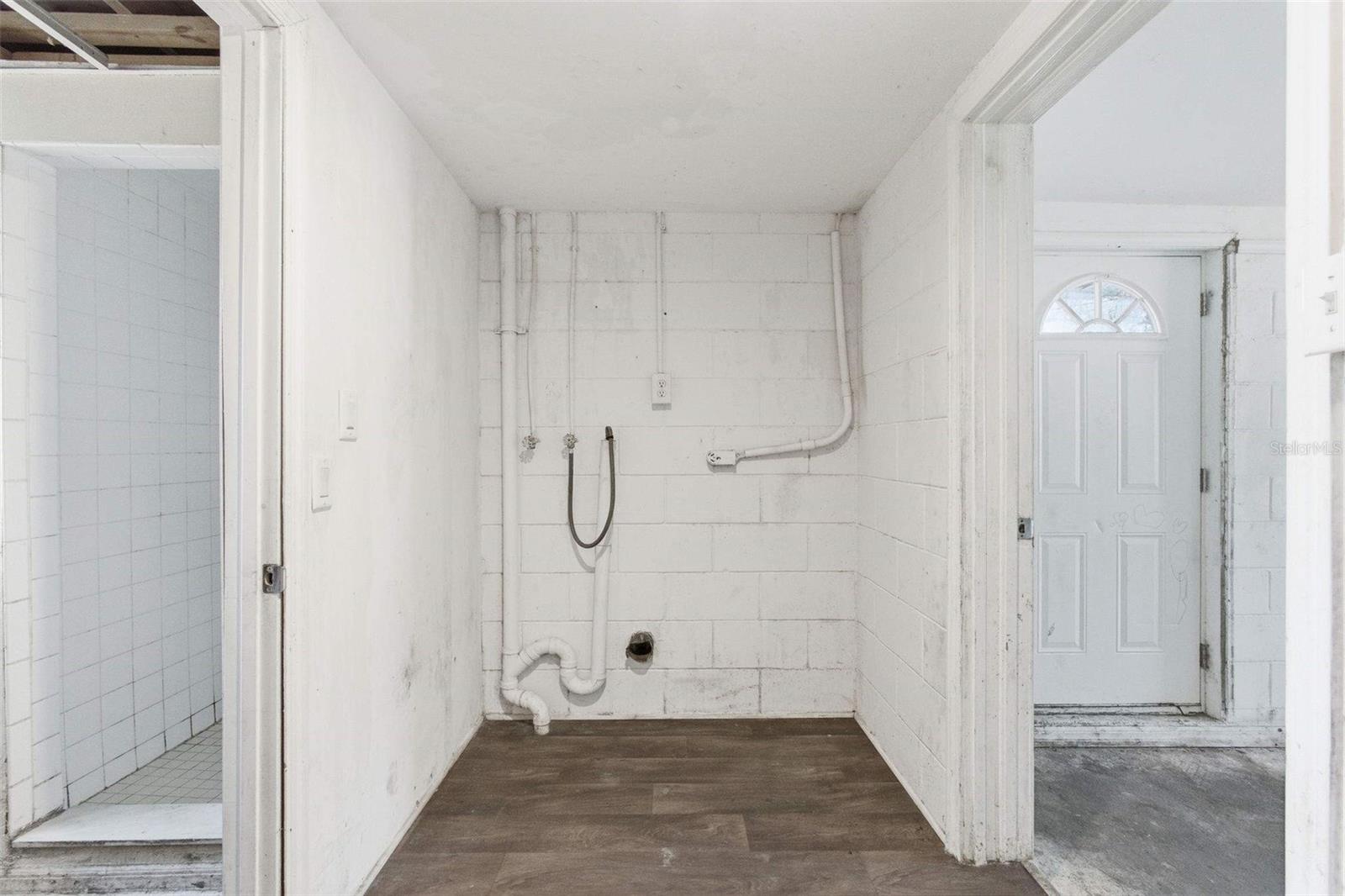 Image 28 of 39 For 762 Valencia Avenue