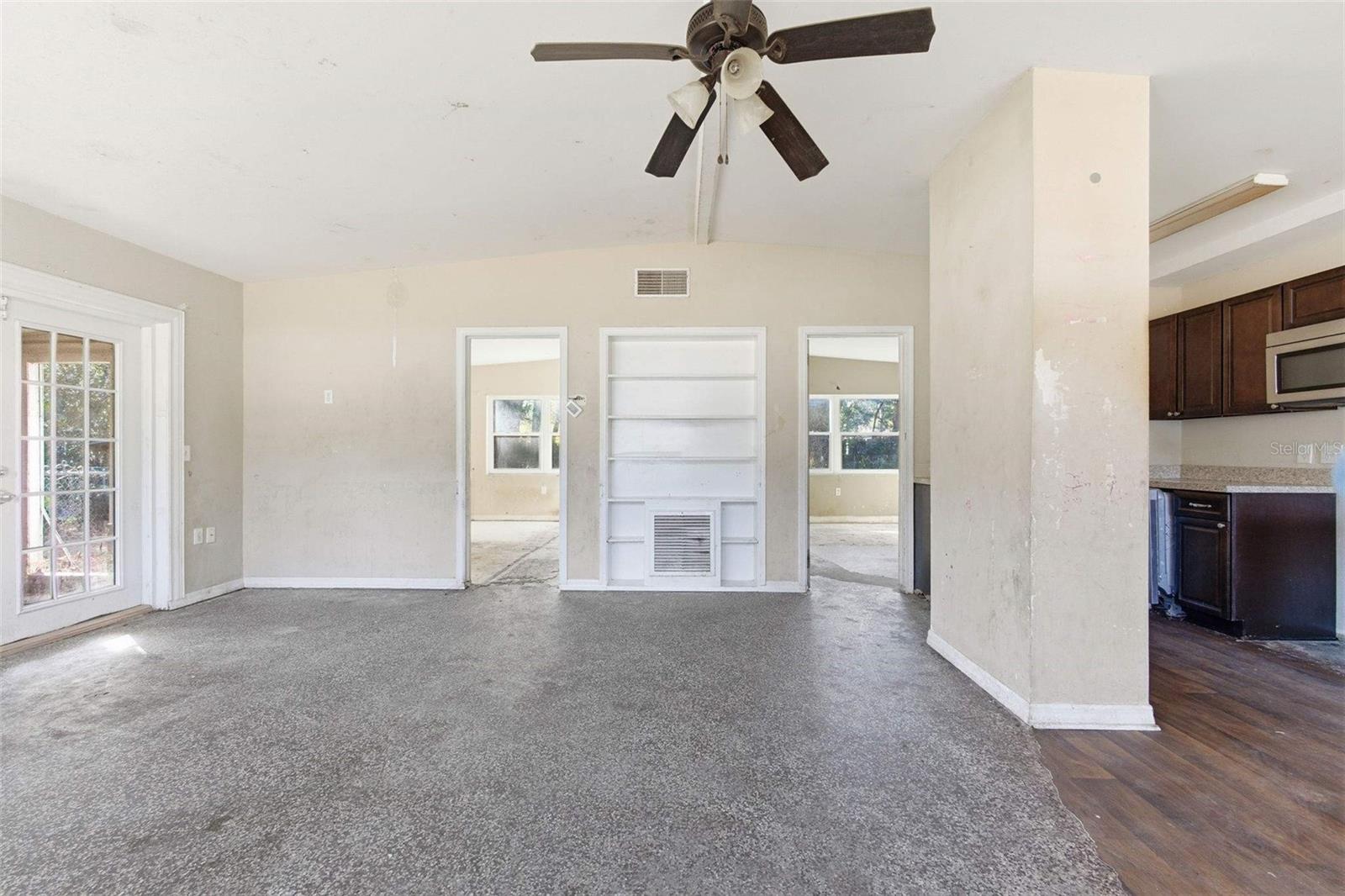 Image 31 of 39 For 762 Valencia Avenue