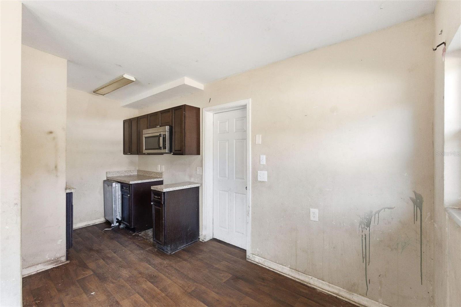 Image 36 of 39 For 762 Valencia Avenue