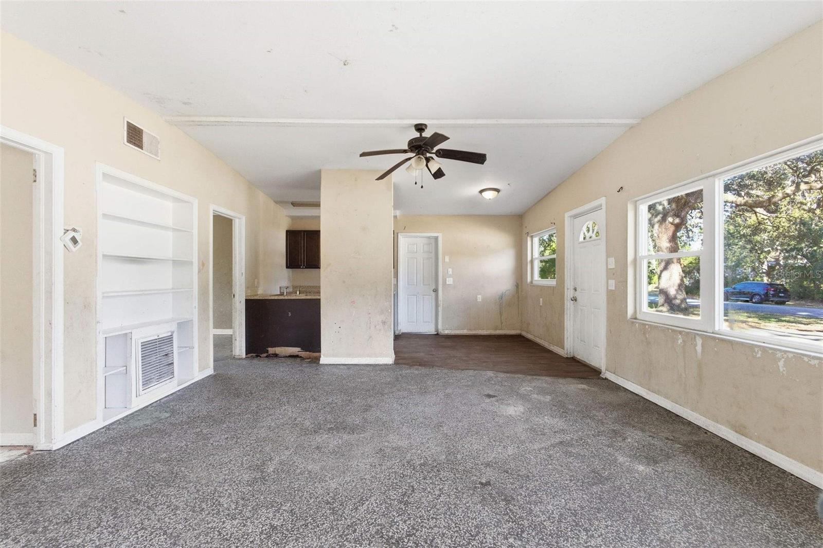 Image 4 of 39 For 762 Valencia Avenue