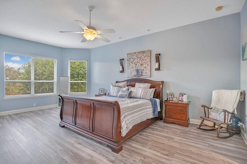 Image 17 of 40 For 353 Hammock Oak Circle