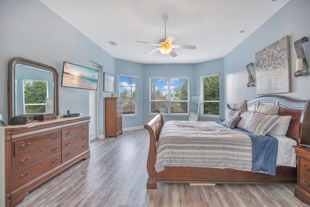 Image 18 of 40 For 353 Hammock Oak Circle