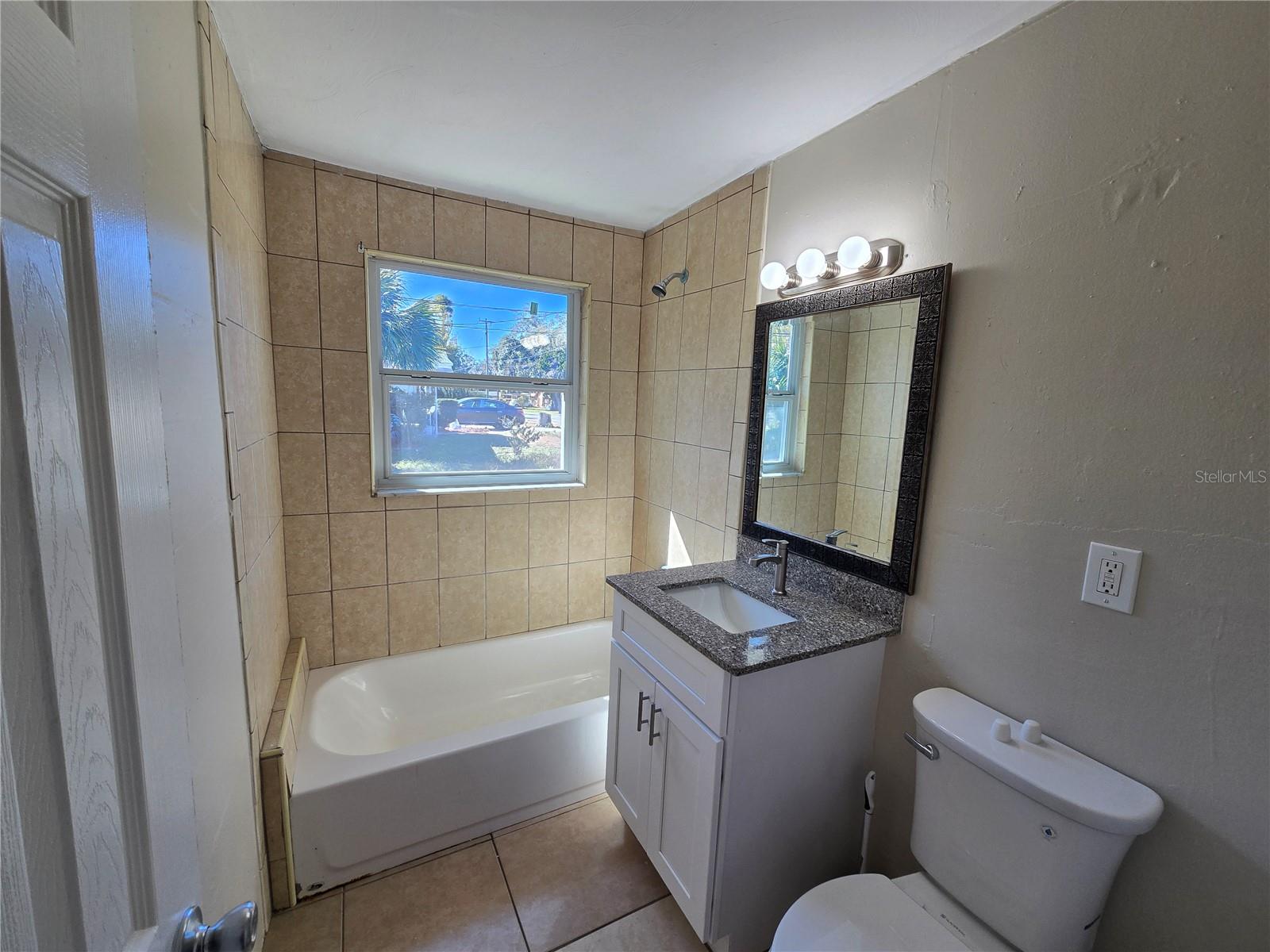 Image 10 of 25 For 554 Spruce Street