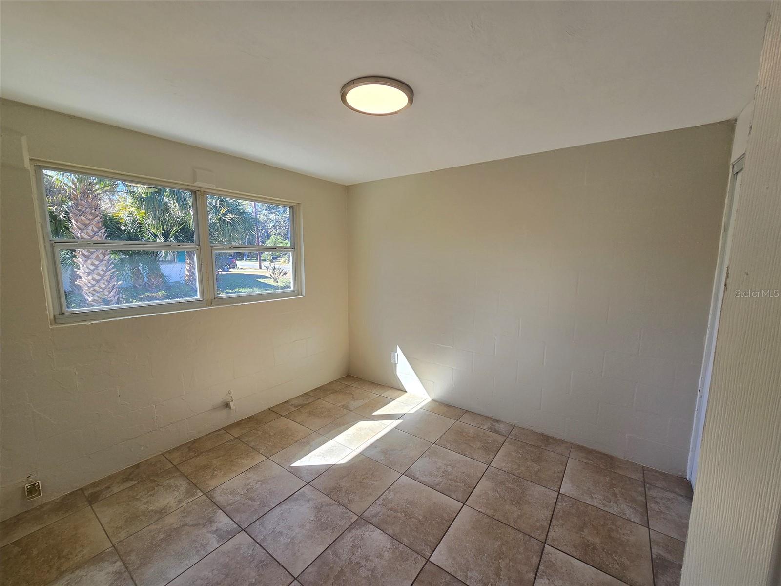 Image 21 of 25 For 554 Spruce Street