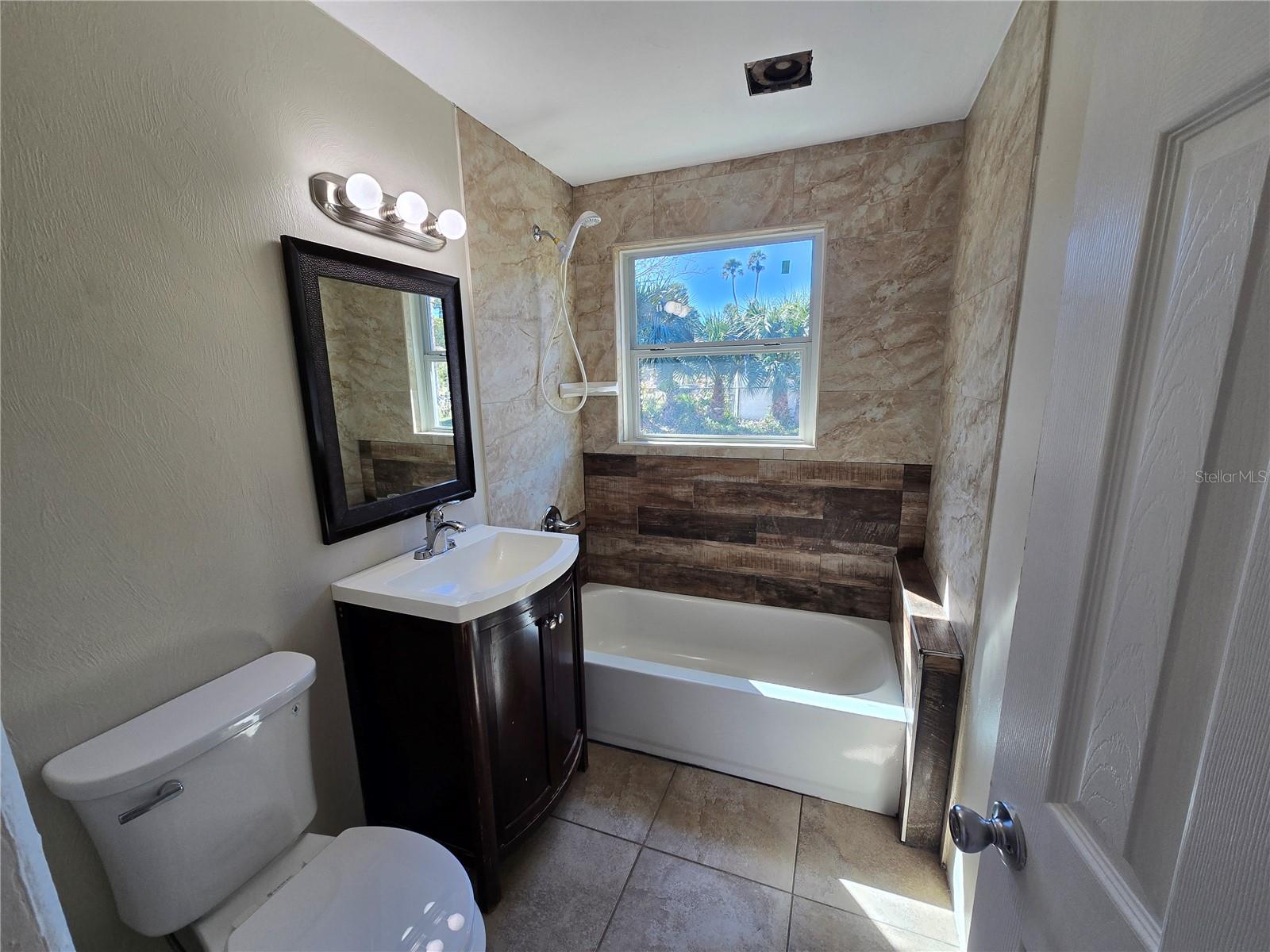 Image 23 of 25 For 554 Spruce Street