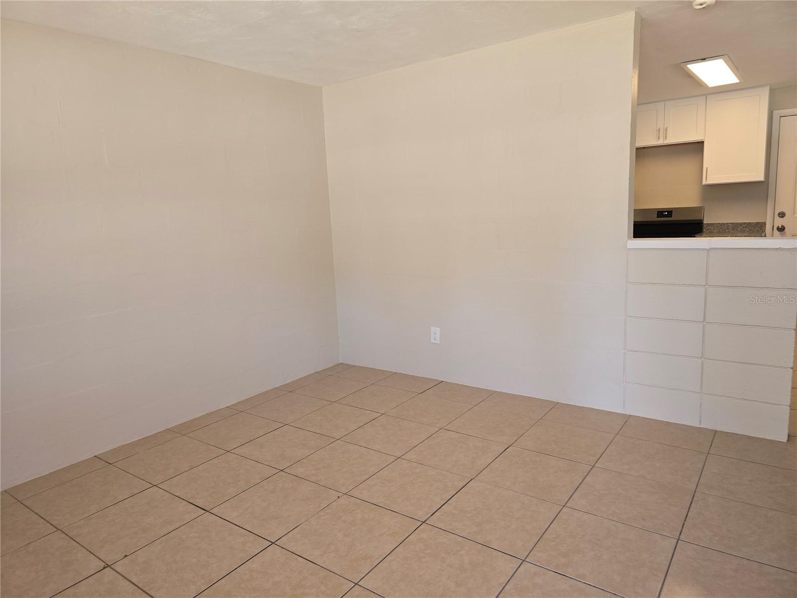 Image 5 of 25 For 554 Spruce Street