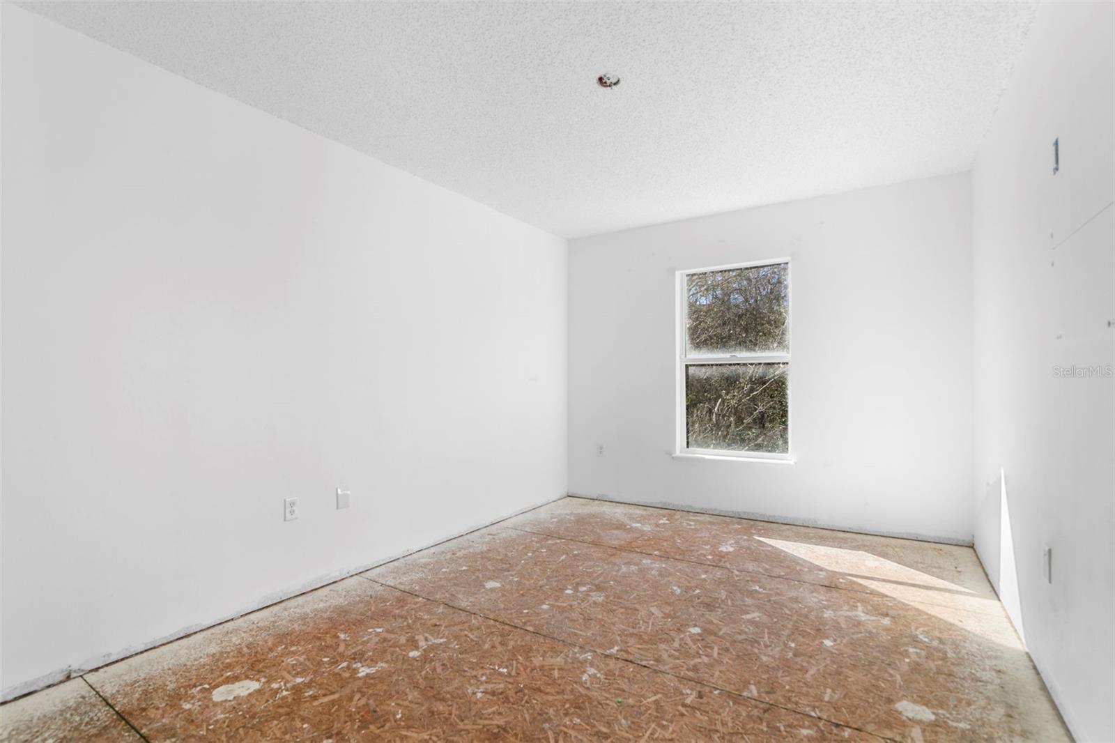 Image 10 of 37 For 22 Longfellow Drive