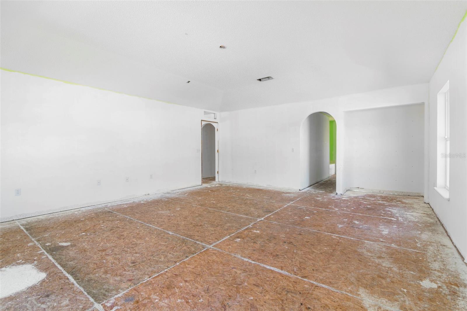 Image 20 of 37 For 22 Longfellow Drive