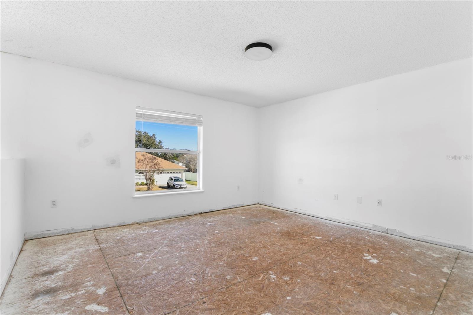 Image 7 of 37 For 22 Longfellow Drive